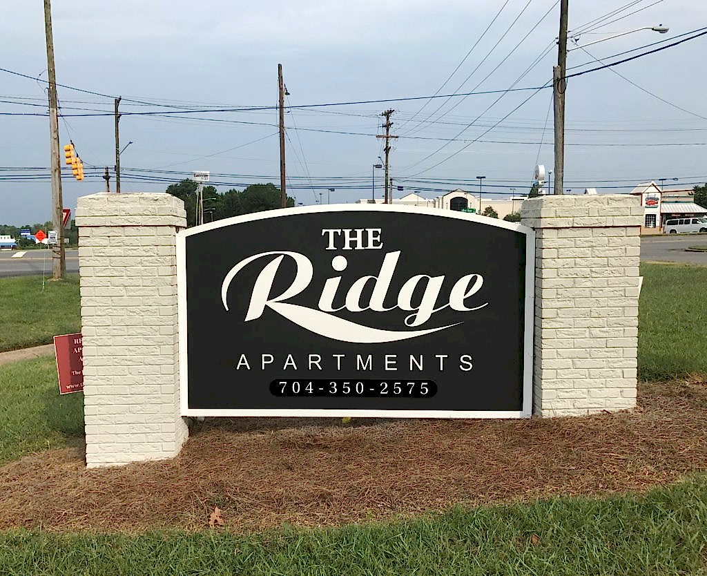 business signs, signs nc, signs charlotte, signs gastonia, monument signs, sign refurbishment, sign renovations, sign replacements, hdu signs, sand blasted signs, logo signs, business signs, outdoor signs, street side signs,