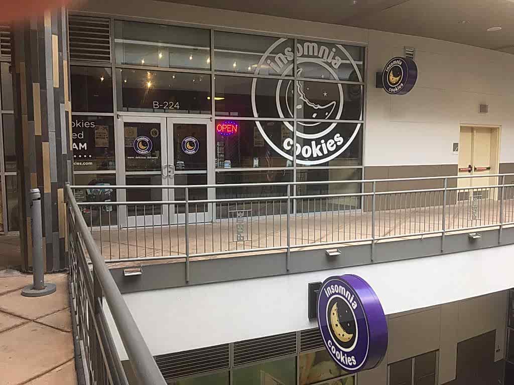 window vinyl, interior signs, exterior signs, logo signs, blade signs, led signs, logo signage, round logo signs, circular blade signs, lit signs, restaurant signs,
